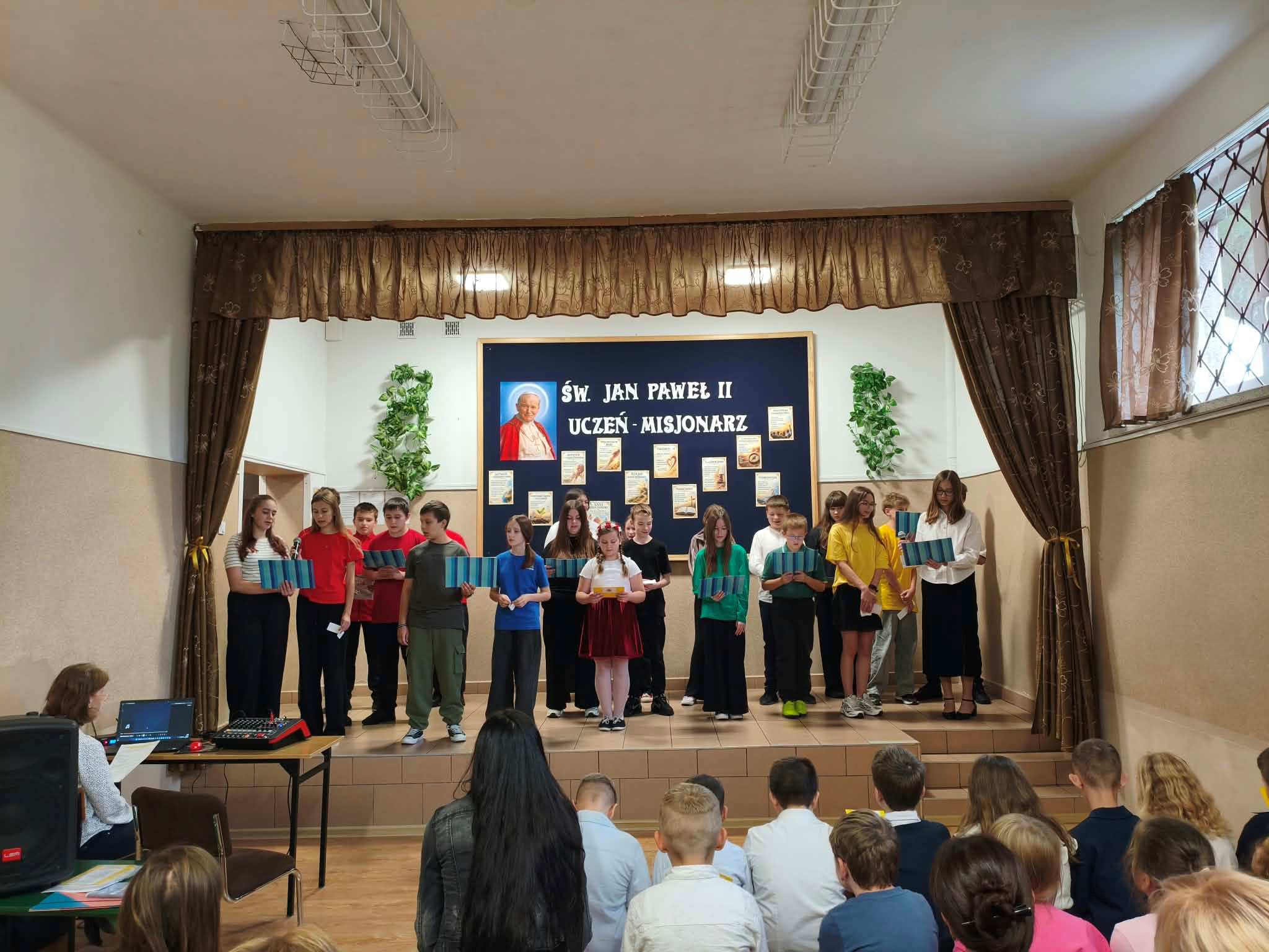 XXVI Dzień Papieski w naszej szkole – „Św. Jan Paweł II. Uczeń – Misjonarz"